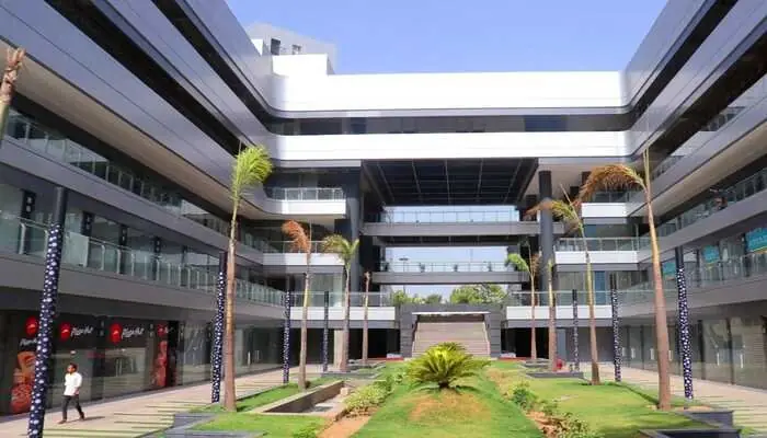 Central Courtyard & Open Area